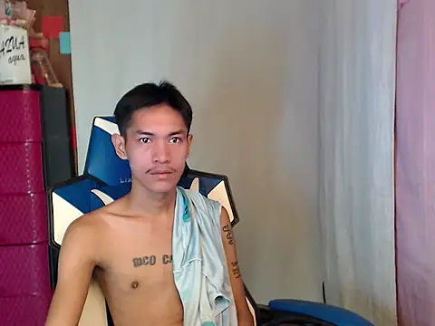 riks_tylerのライブXXXチャット