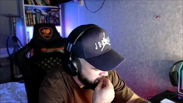 Chatroom XXX en direct de _Serious_Man