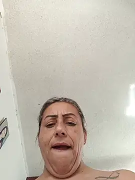 maynor_1998's Live XXX Chat
