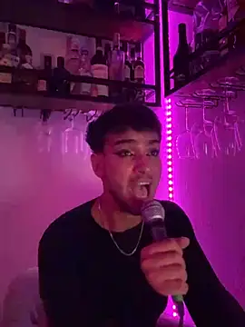 Gipsyboysteve Adlı Modelin Canlı XXX Sohbeti