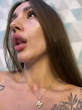 MelaniePavola- Live XXX-chat