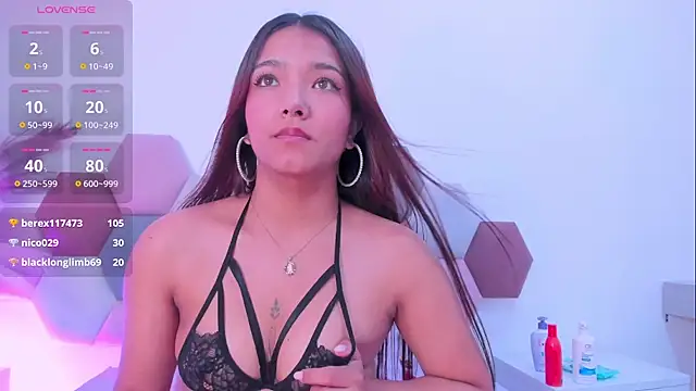 LilaRossのライブXXXチャット
