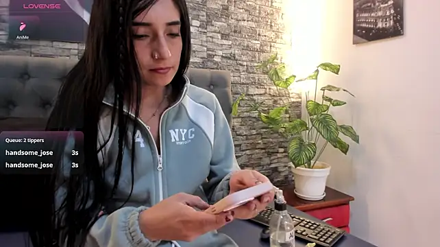 Nanda_Mendoza Adlı Modelin Canlı XXX Sohbeti