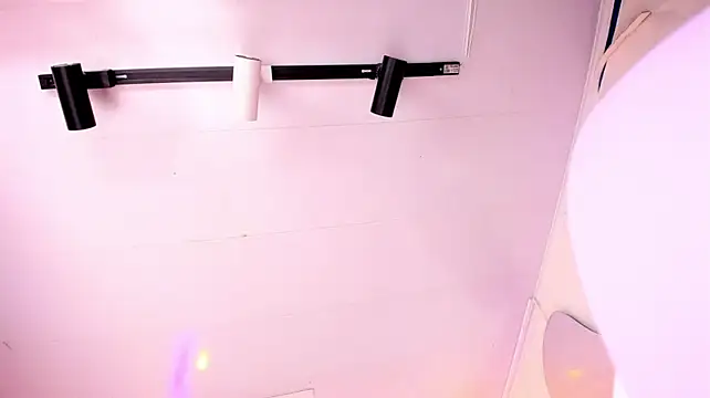 XXX chat uživo modela EmmyTorner