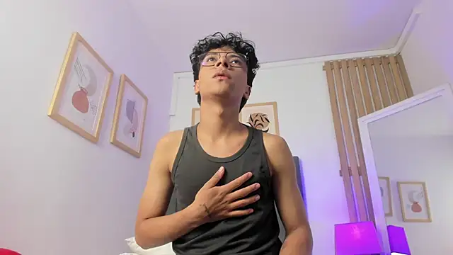 Adams__Bobby Chat XXX live