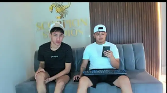 Charlie_Scorpion Obrolan Langsung XXX