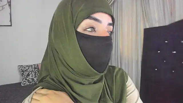 Uzra_hayed Adlı Modelin Canlı XXX Sohbeti