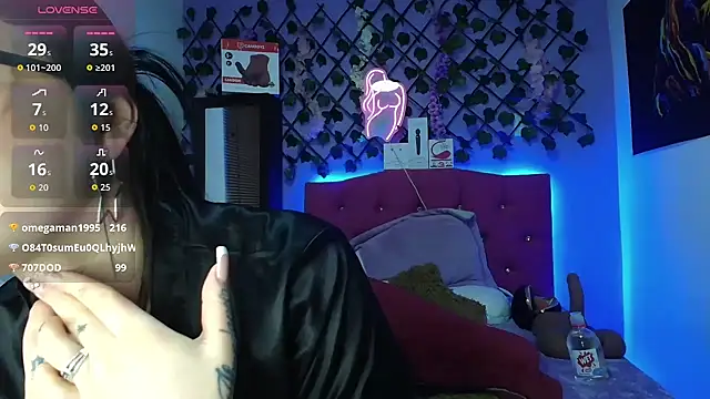 Chat XXX en directo de Emmie_Hot