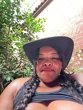 ALLISREYEZ's Live XXX Chat