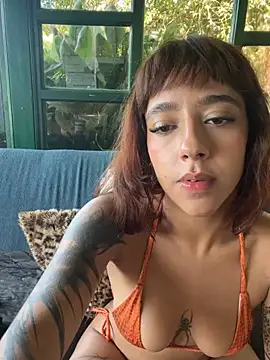 Chatroom XXX en direct de AliceMrtnz