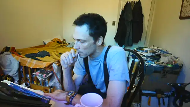 Chatroom XXX en direct de JohnnyMoves
