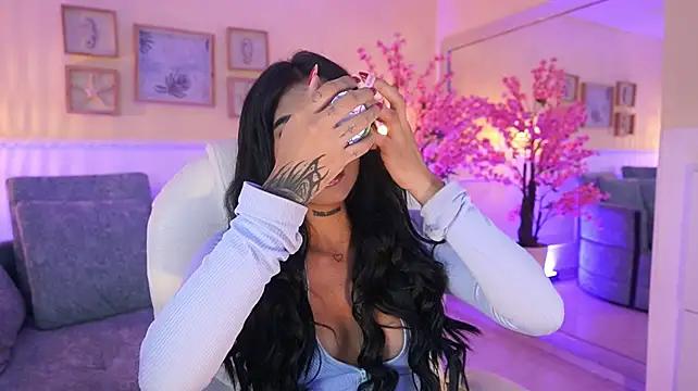 Živý XXX chat MeganLowell