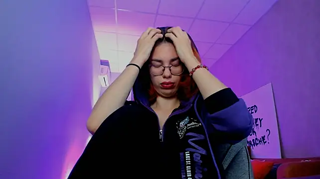 SeraphineDuskryn's Live XXX Chat