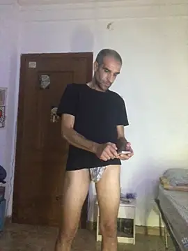 צ'אט XXX בשידור חי של TORAKIKI79