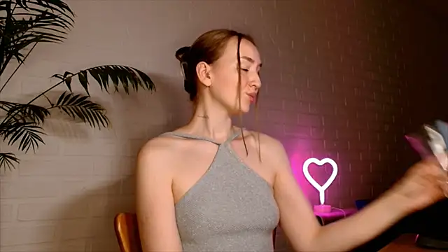 WhitePrincessLuna's Live XXX Chat
