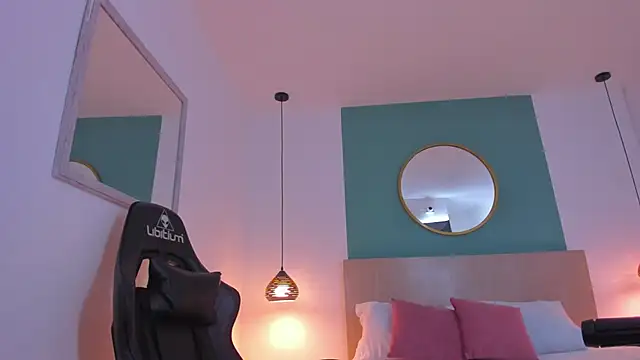 lucy_blue28 XXX чат на живо