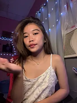 XXX chat uživo modela Babygirl_amara