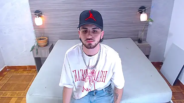 Lucas_Knight live XXX chat
