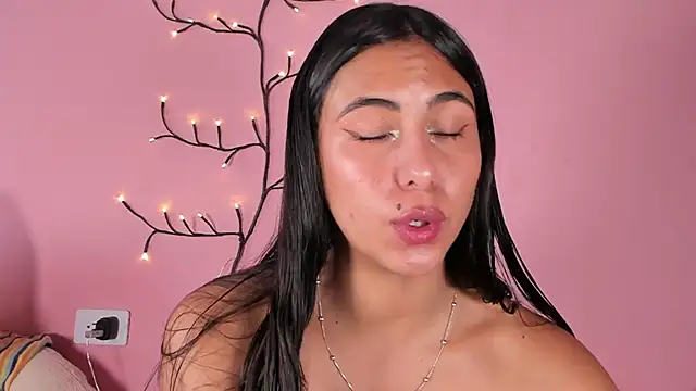 SARA-HCUTE14 – Naživo XXX chat