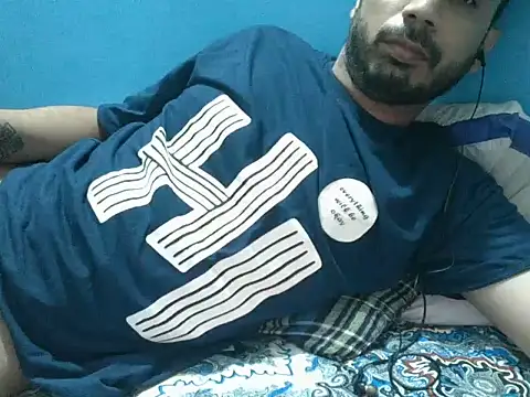 Precumboner Adlı Modelin Canlı XXX Sohbeti
