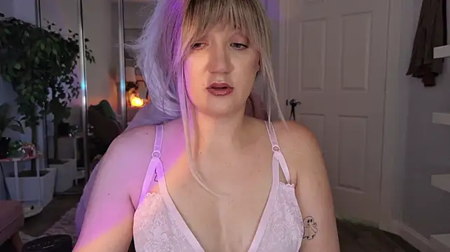 GoddessEmmy's Live XXX Chat