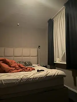 Chloemillerrxx webcam show