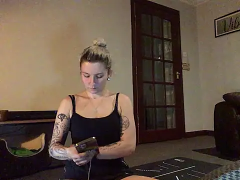 xxamyleighxx Adlı Modelin Canlı XXX Sohbeti