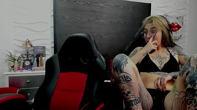 inkedsinners_ live XXX chat