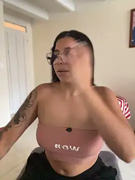 maaddyXXX's Live XXX Chat