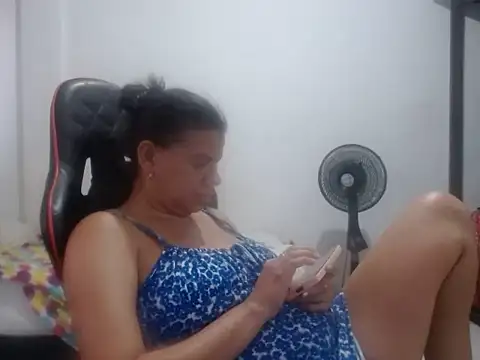 Adriana_0312 라이브 XXX 채팅