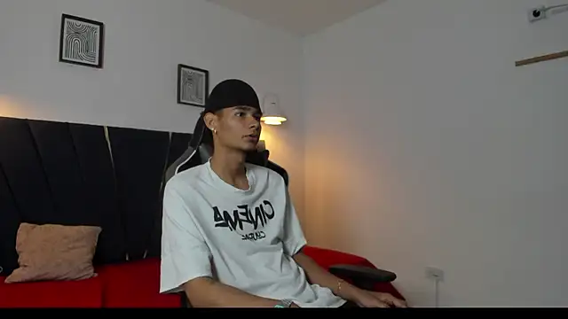 kenix_cum23n Webbikameraesitys