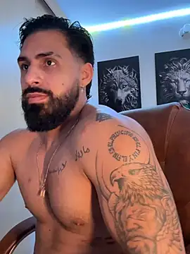 Ryan_Black3 Adlı Modelin Canlı XXX Sohbeti