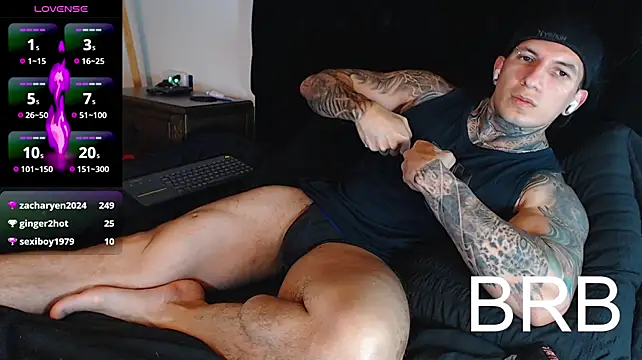 XXX chat uživo modela Shane_Clay