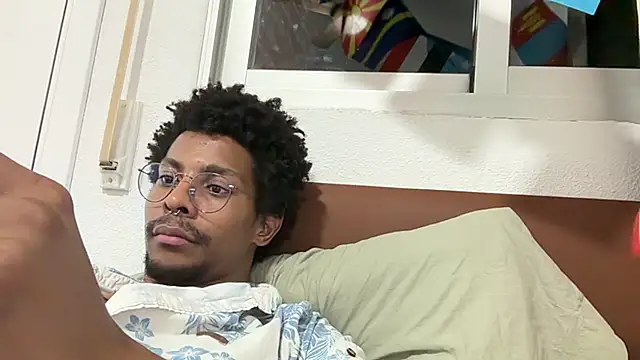 HoleBreeder live XXX chat