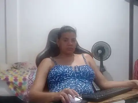 Adriana_0312: απευθείας συνομιλία ΧΧΧ