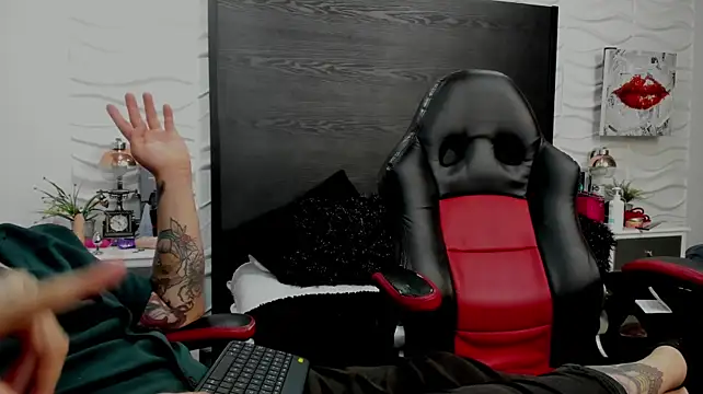 inkedsinners_: онлайн-секс-чат