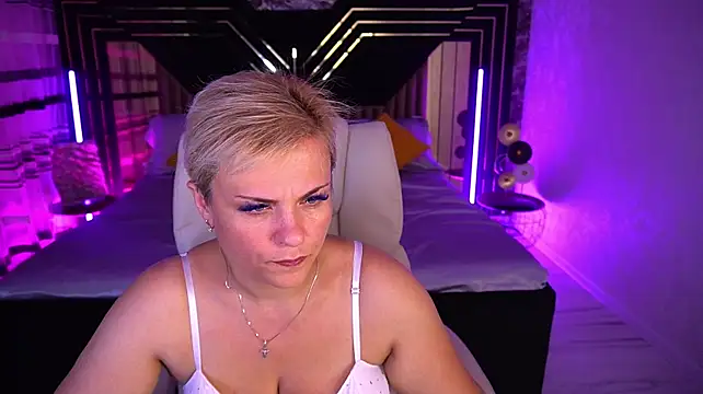 CrystalVibe 라이브 XXX 채팅