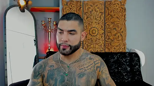 Show modela Aaron_Vega na web-kameri