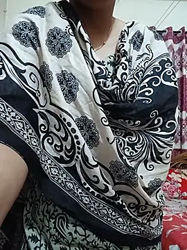 Priya_Boudi 现场XXX聊天