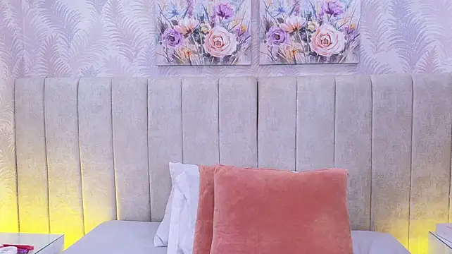 SaraLugo live XXX chat