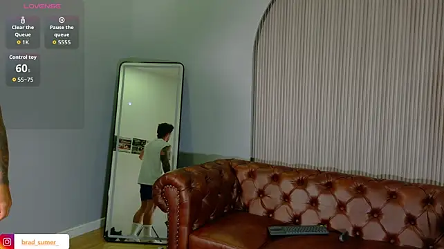 Brad_Summer Show in webcam