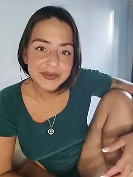 LUNAGREEN_1's Live XXX Chat