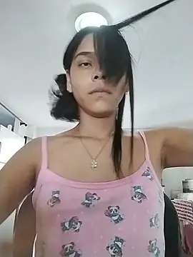 Saray_queen1 লাইভ XXX চ্যাট