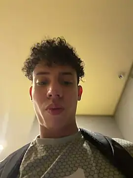 yoursexyjose's Live XXX Chat