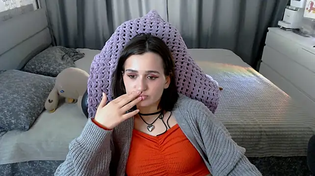 KiraYammyn Live XXX chat