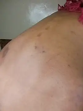 Онлайн чат XXX petitegirl32