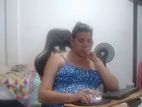 צ'אט XXX בשידור חי של Adriana_0312