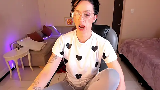 Онлайн чат XXX Kristen_Garner