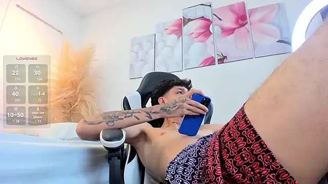 Show modela Tommy_valverde na web-kameri