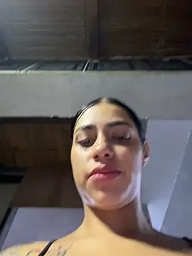 AlannaEvons Adlı Modelin Canlı XXX Sohbeti
